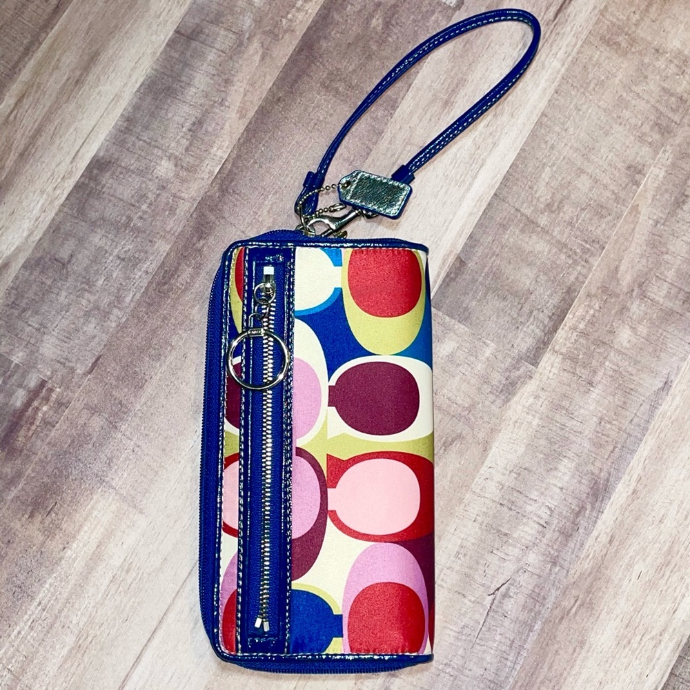 NWOT Accordion Zippered Wallet Wristlet Coach